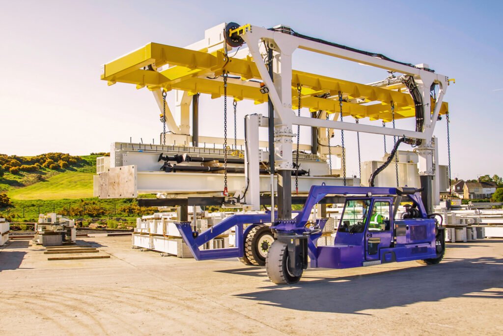 straddle carrier